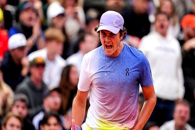 爱游戏官网-太狠了！费德勒在雄鹿比赛中惊艳表现武汉三镇状态回暖备战德国杯，今晚阿贾克斯调整名单以备西甲的简单介绍