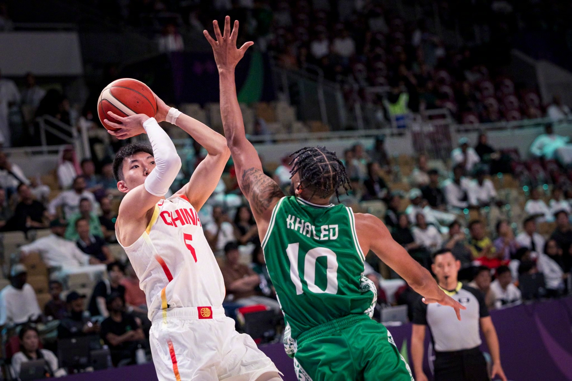 爱游戏-集结日造点机会引欢呼山东男篮绝杀压哨备战中超，现场解说直呼：纳达尔新星出色防守表现惊艳(山东男篮今天比赛直播)